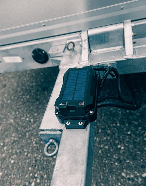 Solar battery on the trailer tow bar