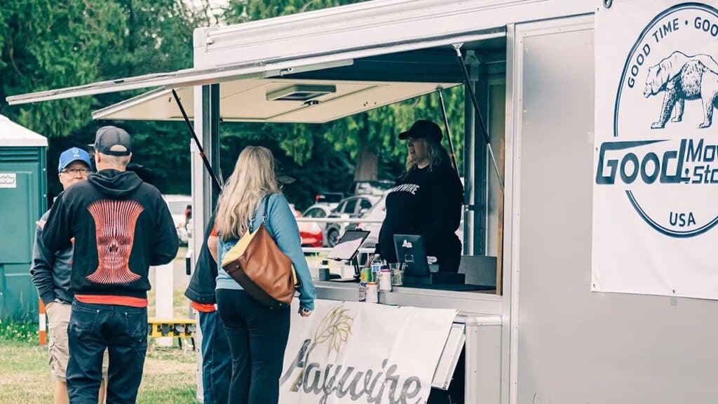 The Hospitality of Height: Why Ground-Level Food Service Wins More Customers
