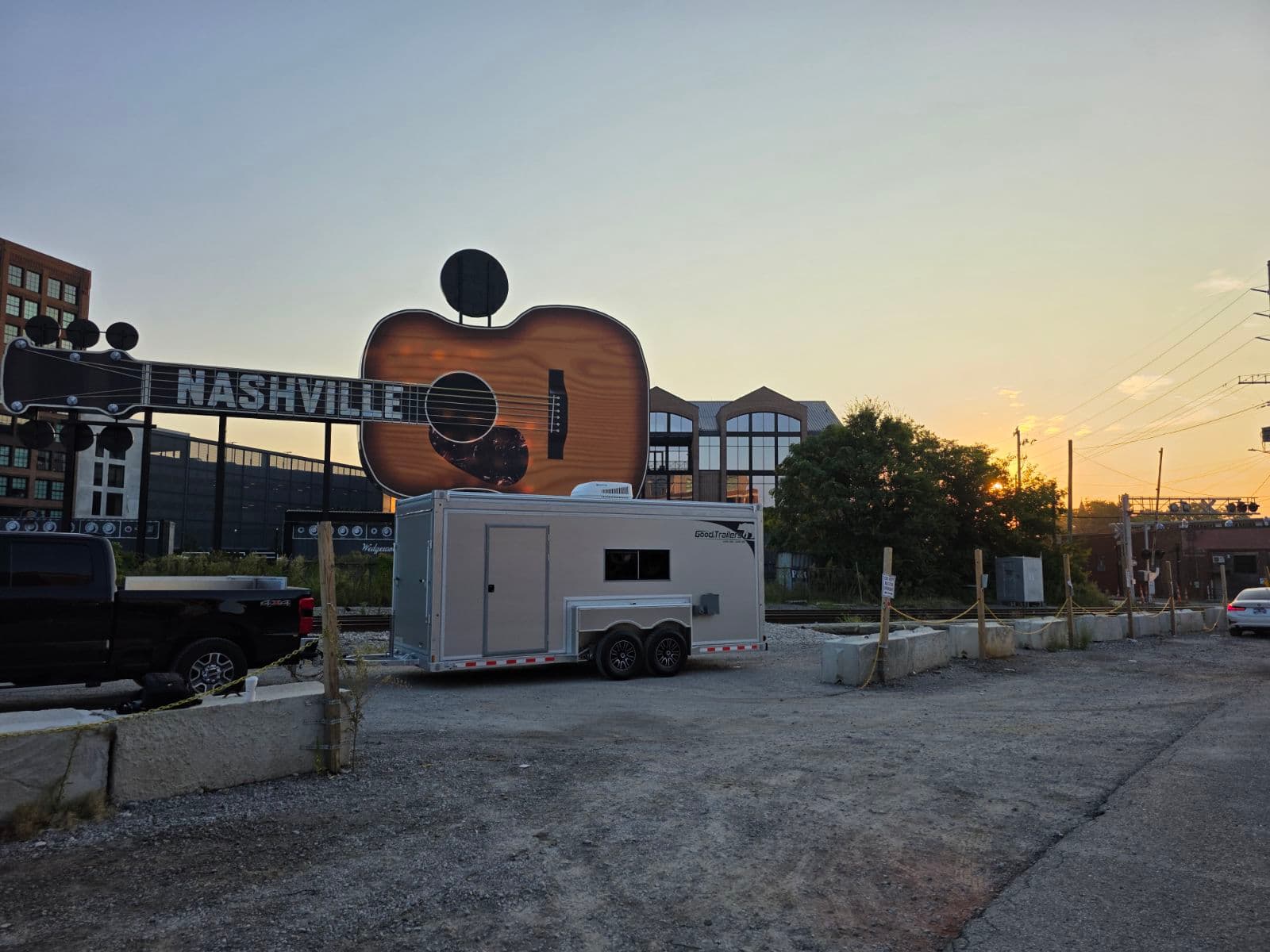 Choosing the Best Drop Deck Trailer for Your Fleet