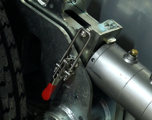 Alternate version of toggle clamps and cylinder locks, found on newer trailers.