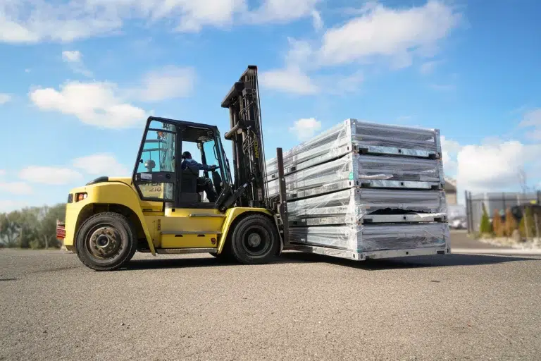 Flat pack modular structures on a forklift