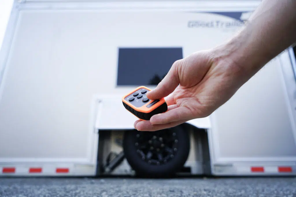 Wireless hydraulic drop deck control